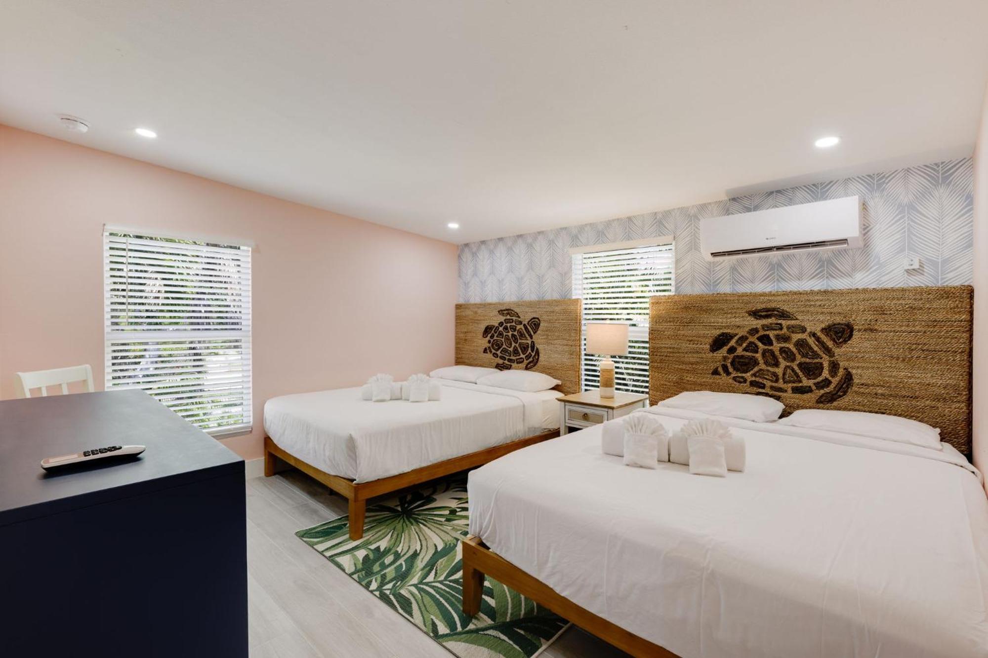 Charming Suite With Balcony And Bikes In Historic Sandpiper Inn 萨尼贝尔 外观 照片